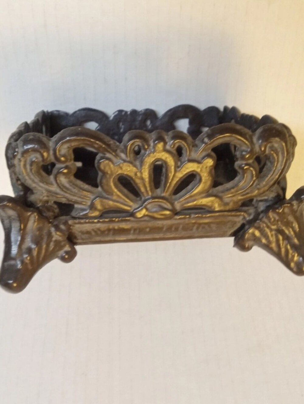 Antique Cast Iron Holder Black Heavy Piece 5"X5" Unmarked - Picture 4 of 5